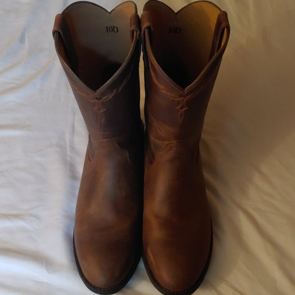 Mens Size 10 Ariat boots